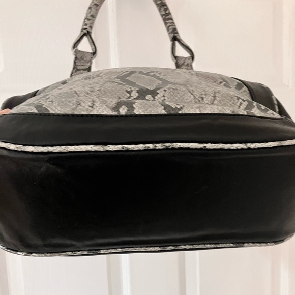 Exotic Malini Murjani Soft Leather and Python skin - Picture 3 of 5